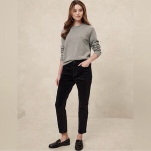 Banana Republic Women’s Highrise Slim Black Corduroy Ankle Pant /Jean. Size 6